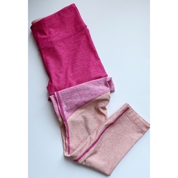Outdoor Voices • Flamingo Pink + Peach Colorblock Leggings 7/8 - Picture 5 of 10